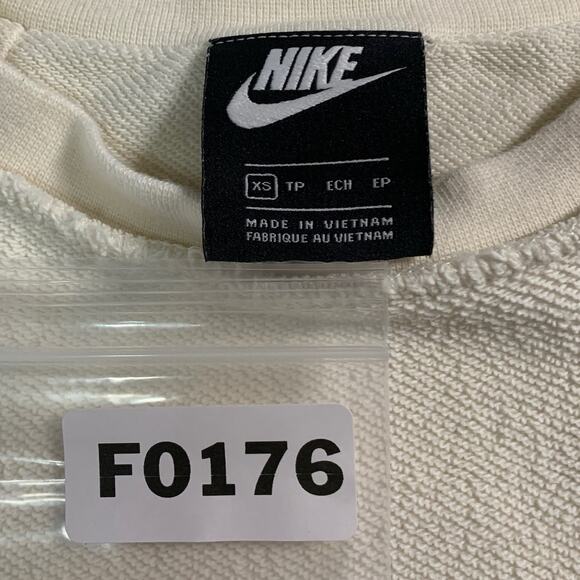 Nike Sportswear XS Womens Ivory Icon Clash Fleece Crew Sweatshirt Streetwear - Picture 4 of 10